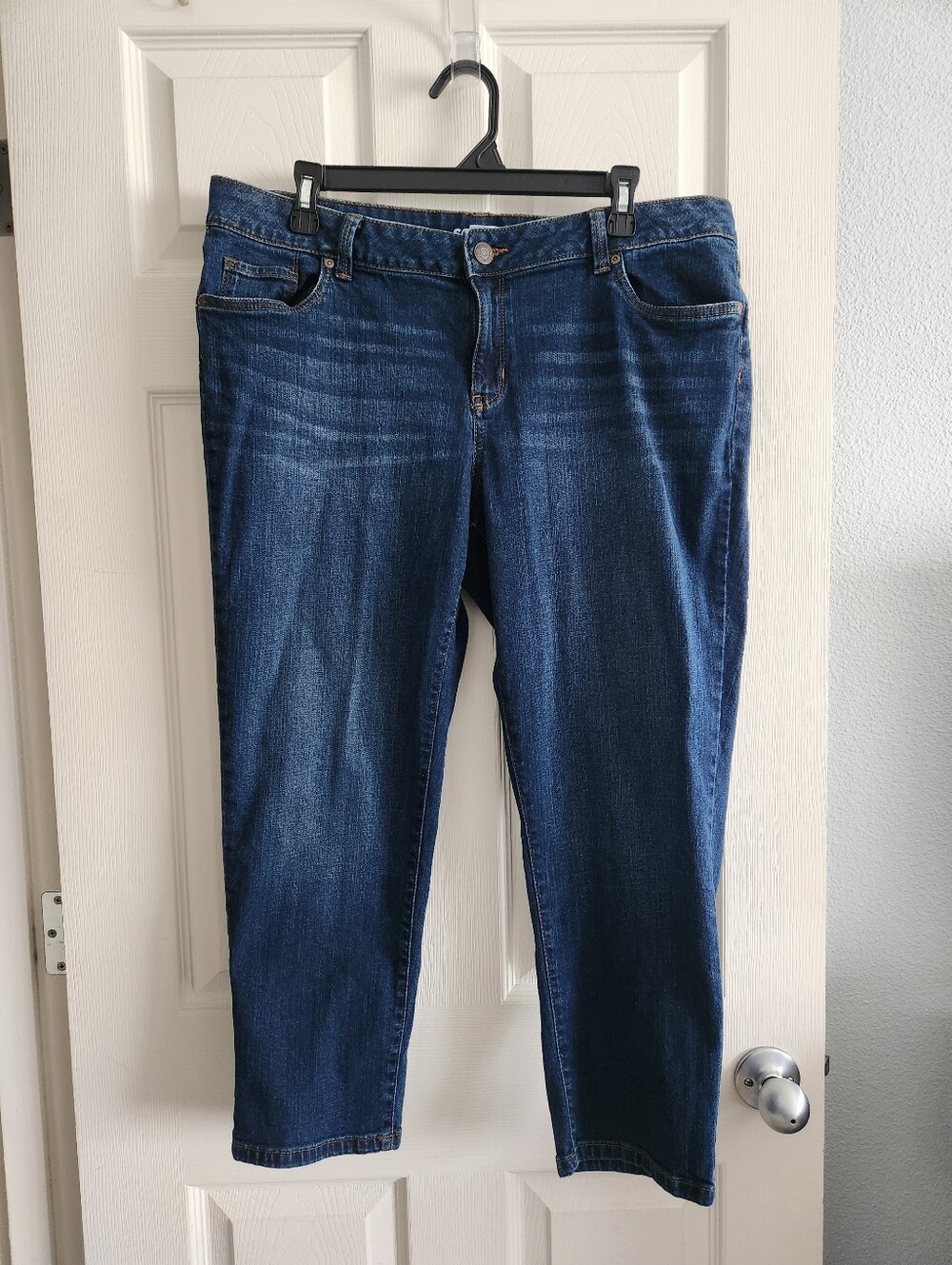 Sonoma Dark Wash Capri Women's size 16